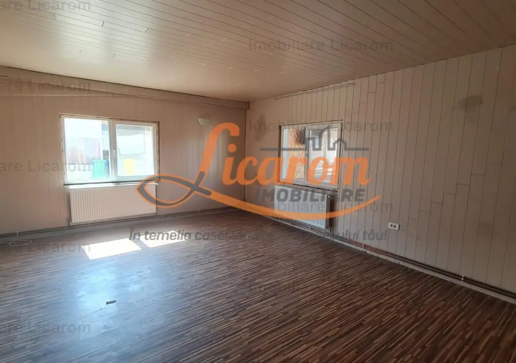 Proprietate in Cristian cu trei constructii+o fundatie,450000euro