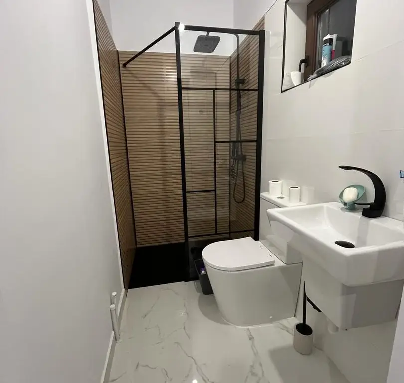 Ag BRASADAS vinde vila 8 camere Parcul Carol