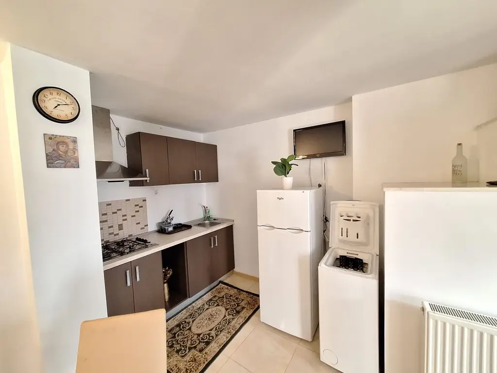 Inchiriere apartament la casa, Centru Bascov