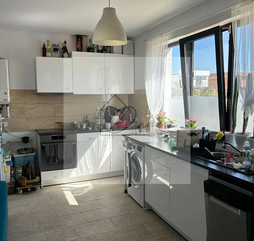Vila de vanzare in Tunari I Gata de mutat I 4 camere 5 parcari  COM0%