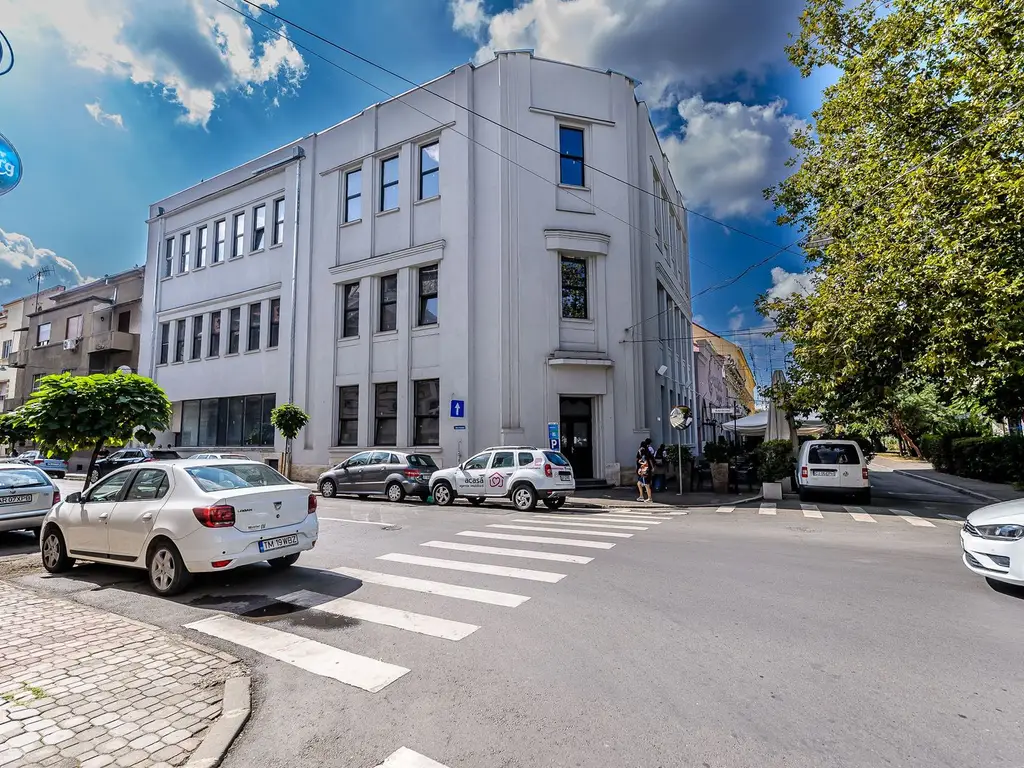 Clădire ultracentrală de vânzare Bulevardul Decebal Comision 0