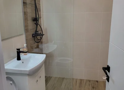 BRASADAS vinde ap. 2 cam. RENOVAT si MOBILAT etaj 4 ULTRACENTRAL