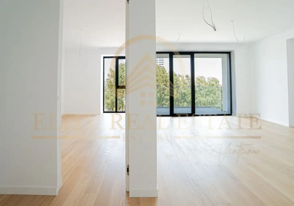 Stațiunea Mamaia - Vânzare apartament cu 2 camere, 2 bai cu vedere la mare.