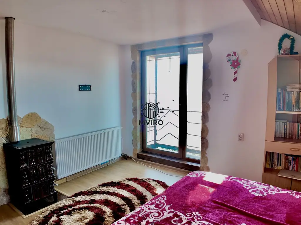 Casa de vanzare in Targoviste - 5 camere, 2 garaje, teren generos