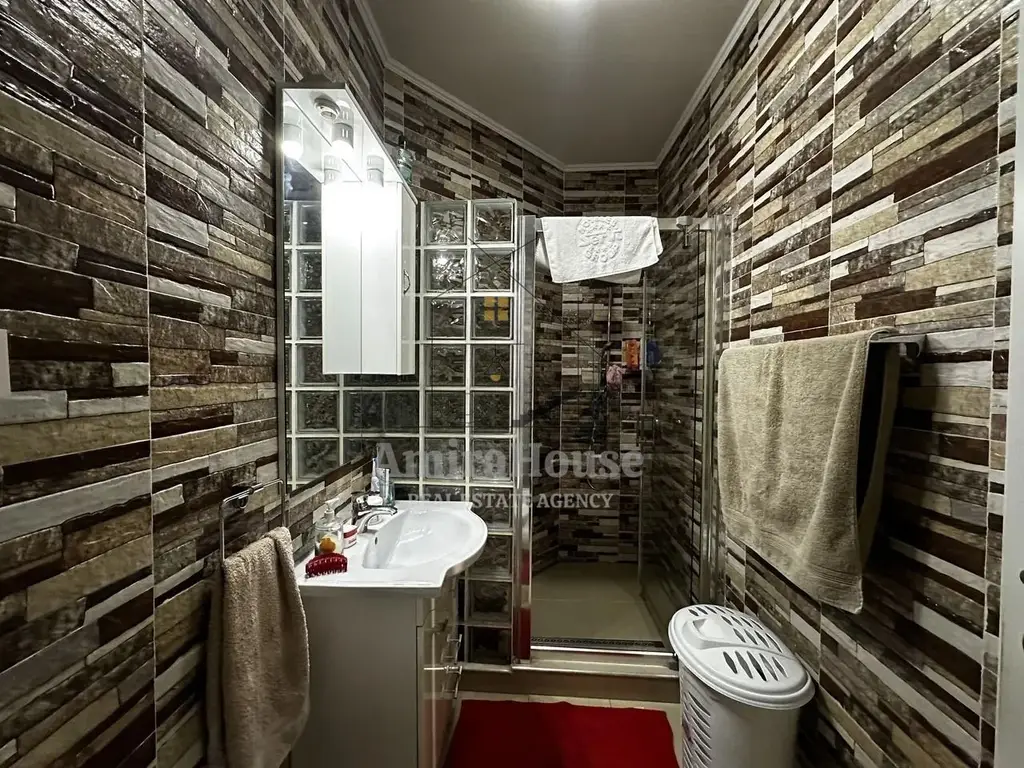 Apartament 3 camere, finisat, 75 mp si pod mansardabil, Bulevardul Eroilor