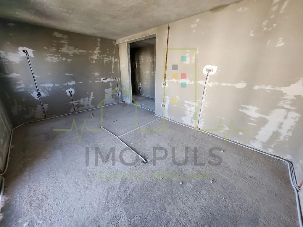 Gradina proprie 28 MP. Bloc nou. Loc de parcare si TVA incluse in pret.
