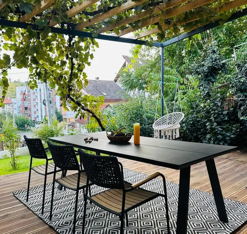 Casă la cheie, 140 mp + teren 540 mp — Zonă centrală Oradea. 387.000 E