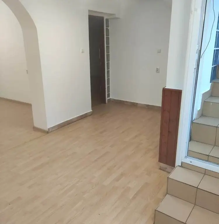 Vând casă vilă renovabilă Băneasa