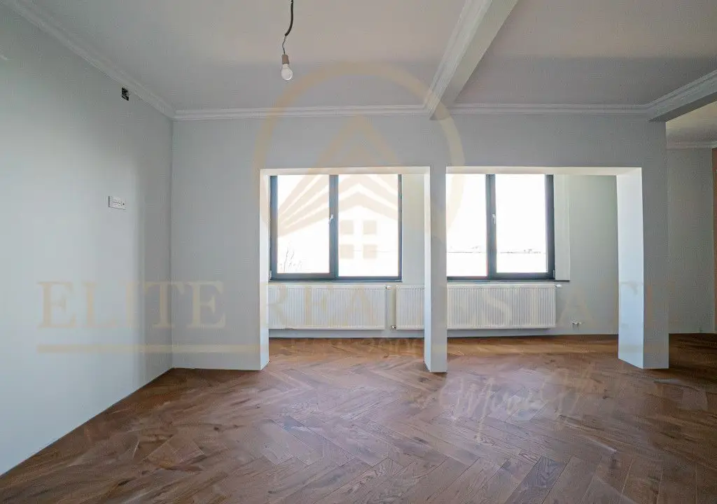 Năvodari - Casă exclusivistă cu ponton privat – Primul rând la lac