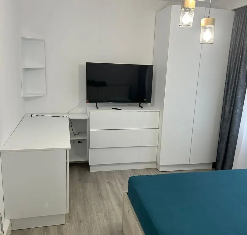 ageuropa.ro vinde apt. 4 cam. 78mp la etajul 2 în Micro 16.