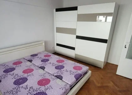 BRASADAS vinde ap 2 cam 25 Oct etaj 1