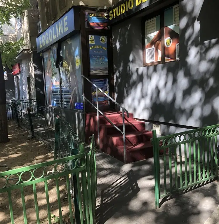 SPATIU COMERCIAL -RAHOVA-margeanului  scara acces exterior INTABULATA