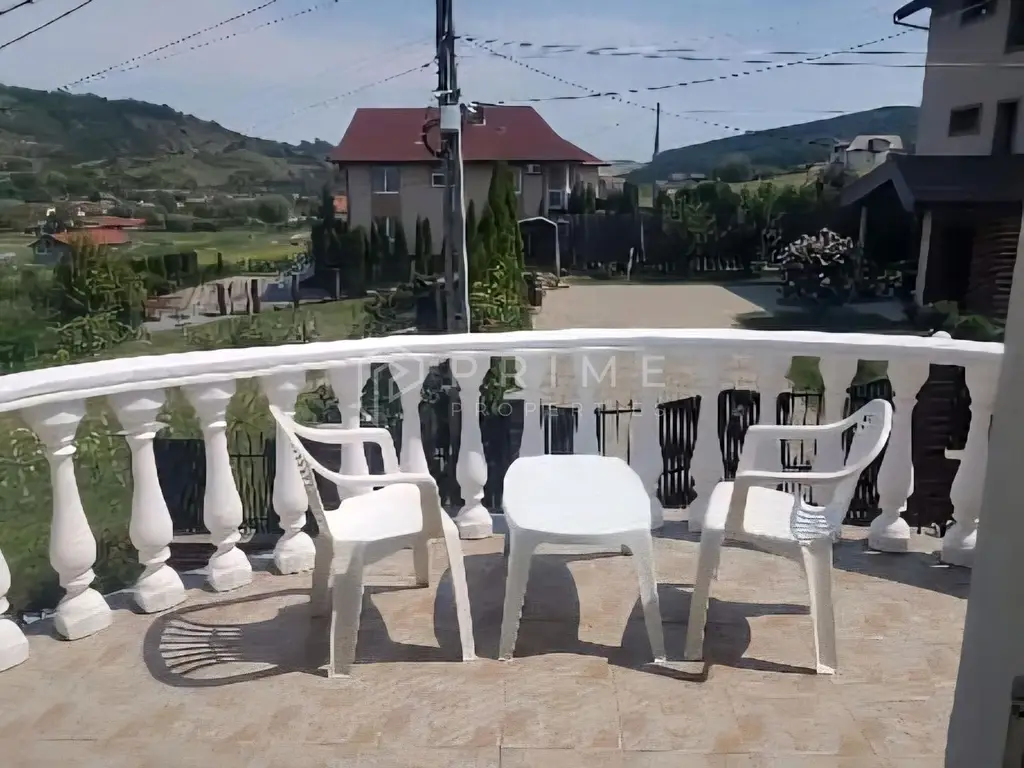 Casă individuală 310mp utili, 8 camere, piscină