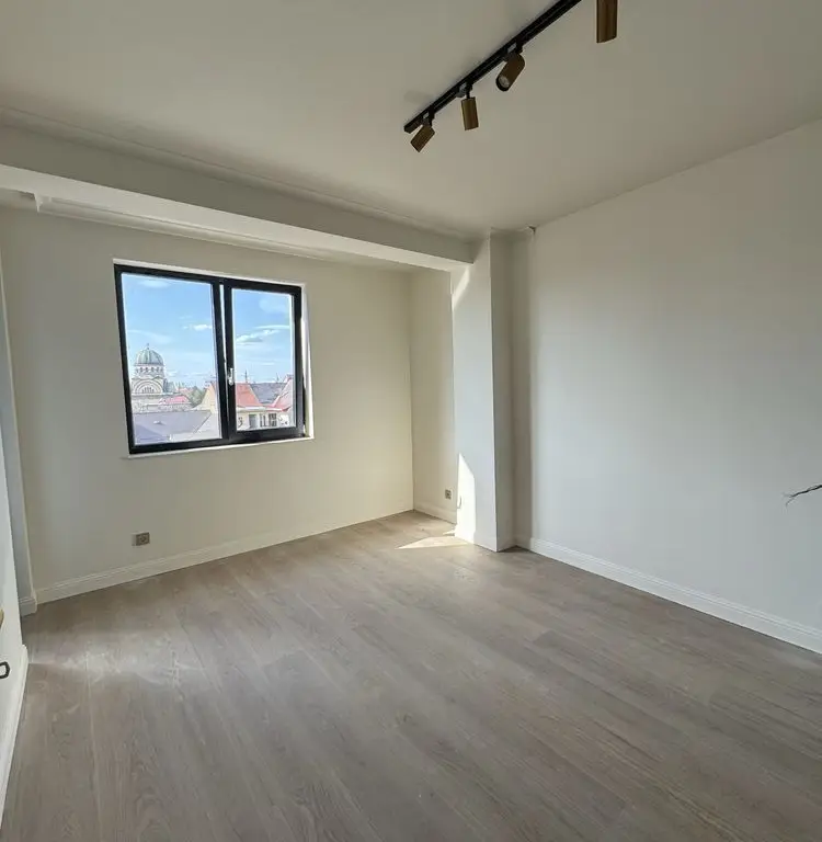 BRASADAS vinde ap 2 cam Central Loc de Parcare Bloc nou