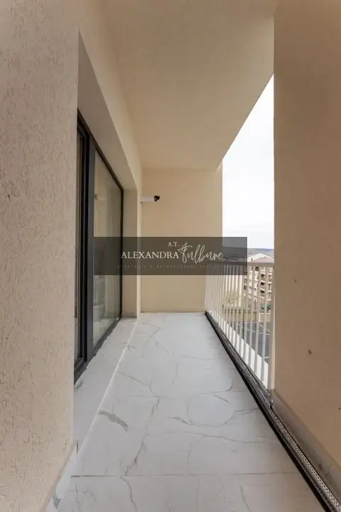 Apartament 2 camere, etaj intermediar, balcon, garaj, Eroilor
