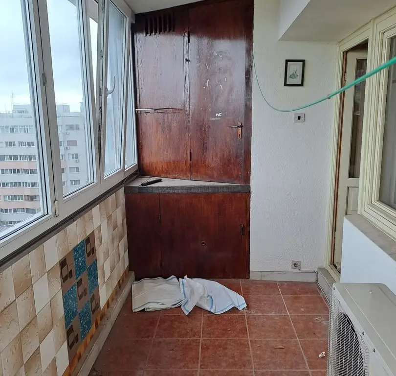 Vand apartament 4 camere