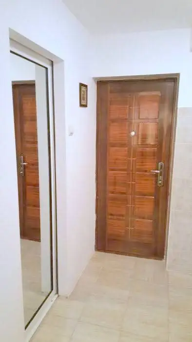 De vanzare garsoniera micro 40, et. 3/3, 27.000 euro