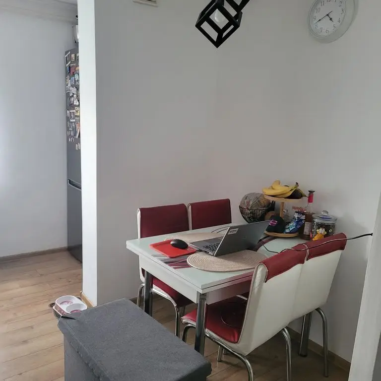 BRASADAS vinde ap 2 cam mobilat etaj 4/4.