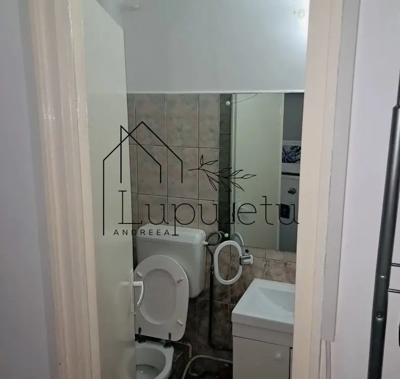 Garsoniera de Inchiriat | Zona OMV Vasile Milea | Balcon | Renovată