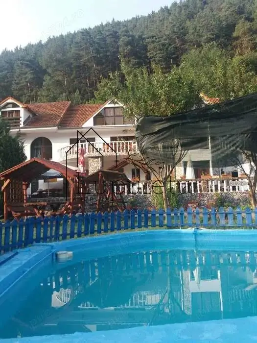 Pensiune de vânzare | 400 MPU | 10 Camere | Rasinari - Curmatura