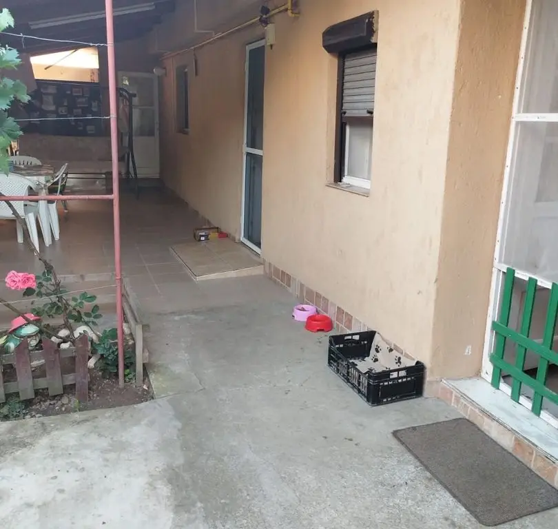 ageuropa.ro vinde casa in zona 14 Mai cu 3 cam. si teren aferent de 500mp.