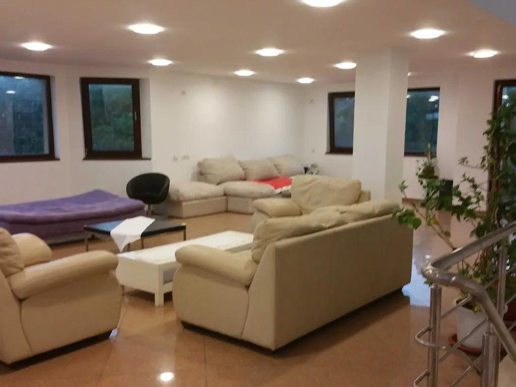 Proprietar inchiriez Vila P+2,din 2012,suprafata 345 mp, DAMAROAIA,S1