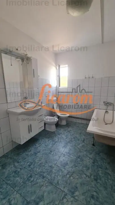 Proprietate in Cristian cu trei constructii+o fundatie,450000euro