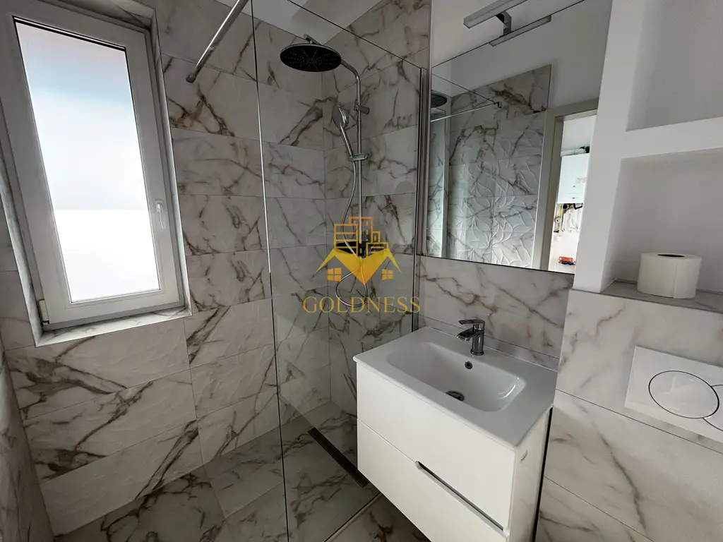 Duplex lux, de închiriat, 5 camere, parcare, curte, terasă,220mp teren