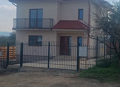 Casa P+E ,140 mp utili,451 mp teren, Hlincea,MUTARE  IMEDIATA.