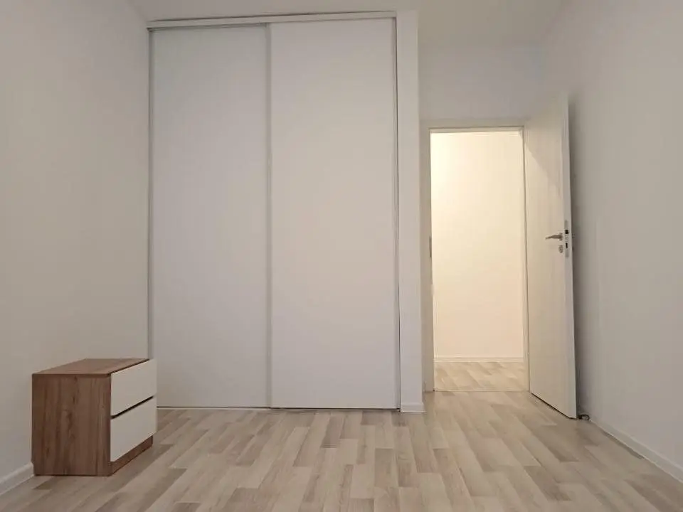Ag BRASADAS vinde ap 2 cam MOBILAT cu PARCARE Berceni.