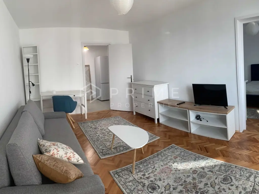 DE ÎNCHIRIAT: Apartament modern cu 2 camere și panoramă – Semicentral
