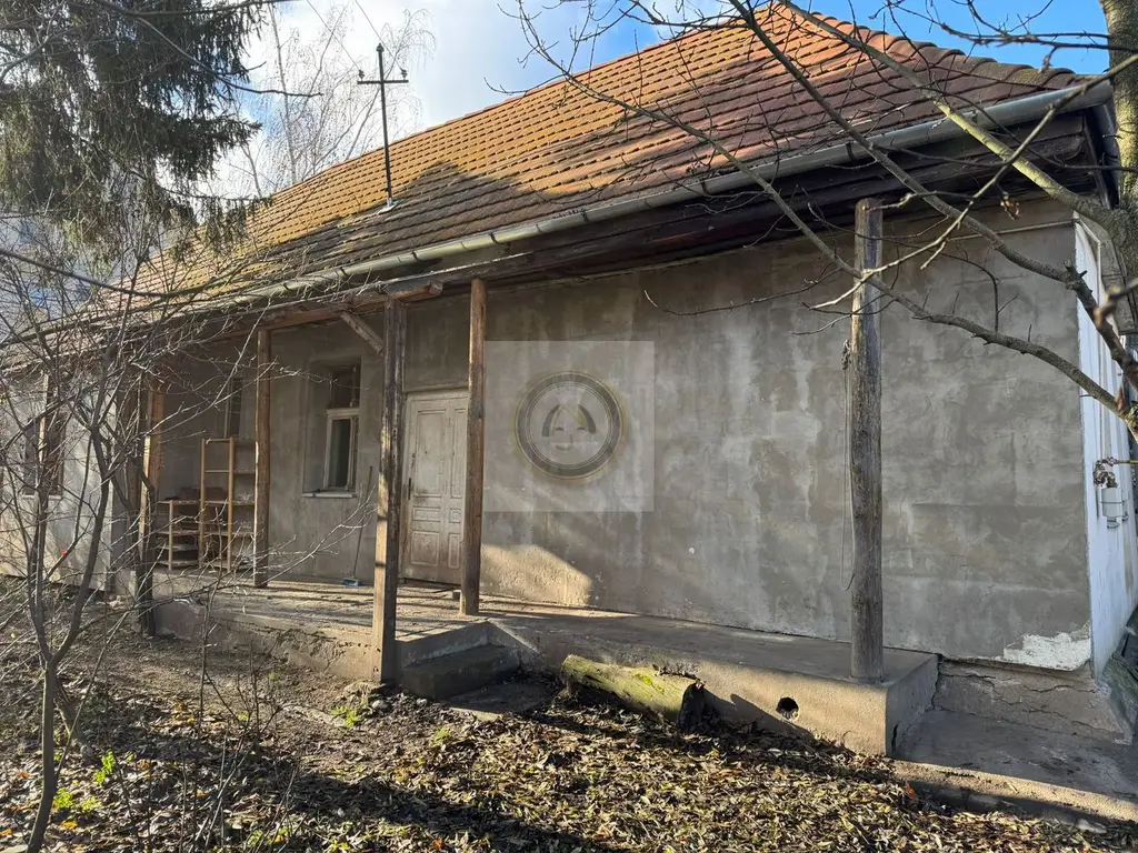 Teren și casă de vânzare în Miercurea Ciuc (central, strada Leliceni)