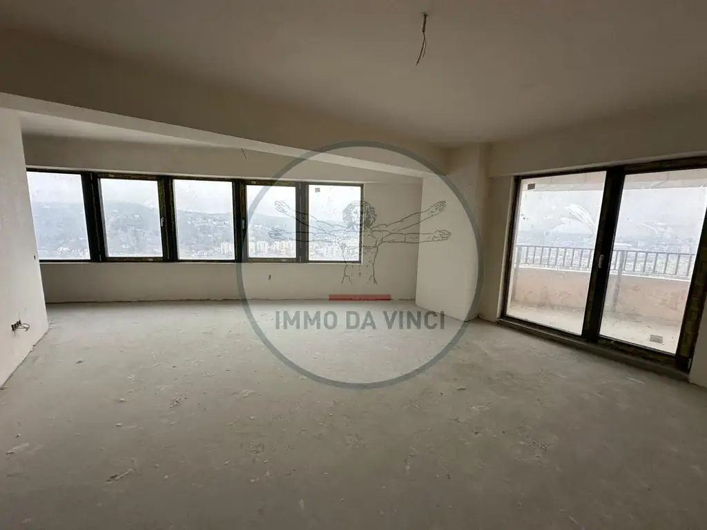Penthouse West Tower