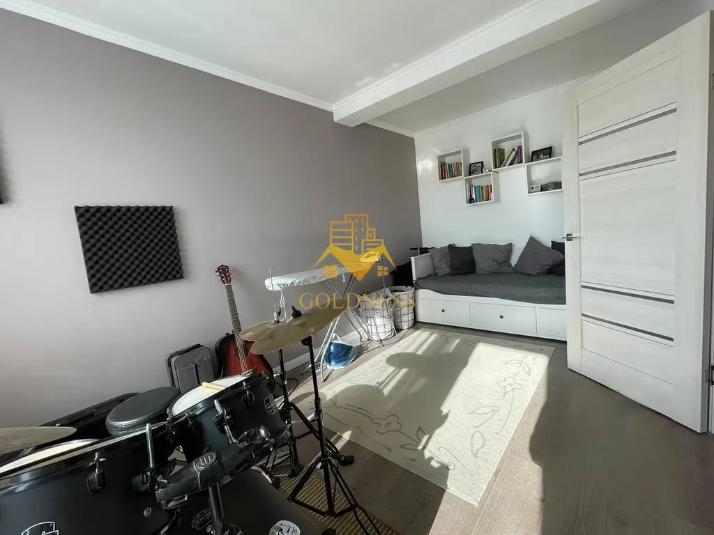 Casa individuala, 4 camere, parcare, 120mp,300mp teren,cartier Voronet