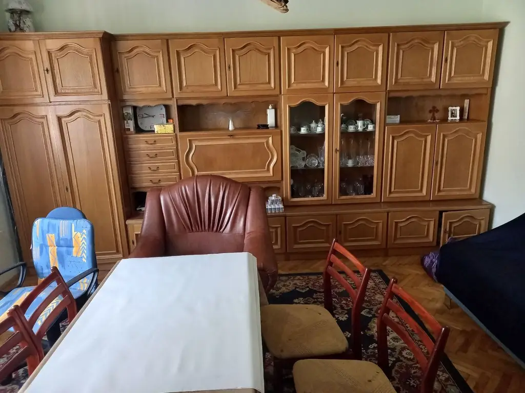 BRASADAS vinde casa in zona TITULESCU cu 5 camere si teren 350mp