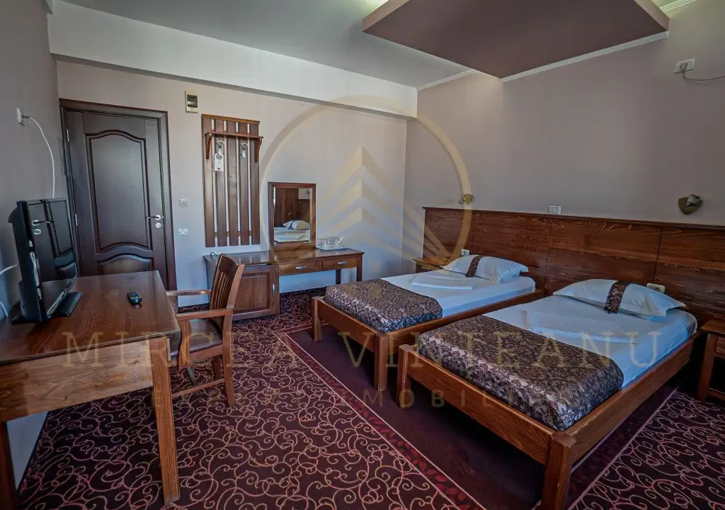 Hotel 3 Stele de Vânzare la Delfinariu, aproape de Mamaia