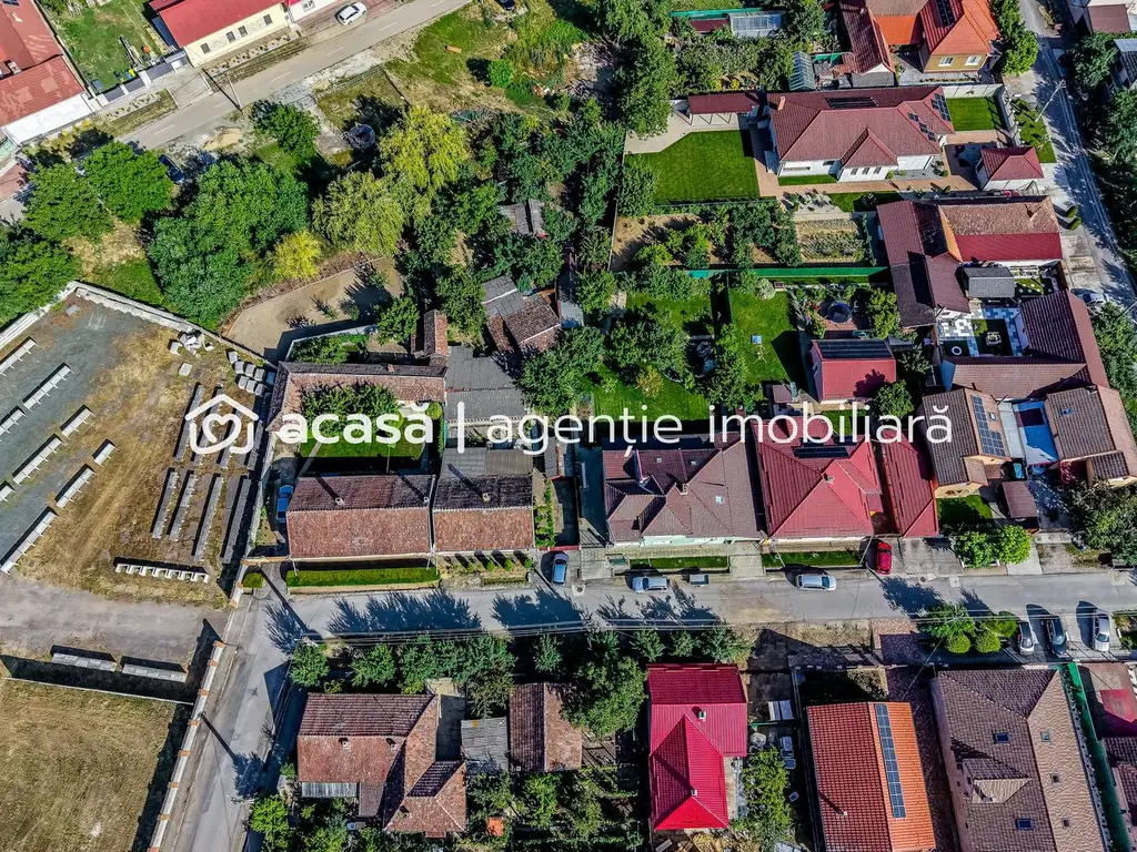 Casa 3 camere, bucatarie si baie, in zona centrala din Chisineu-Cris