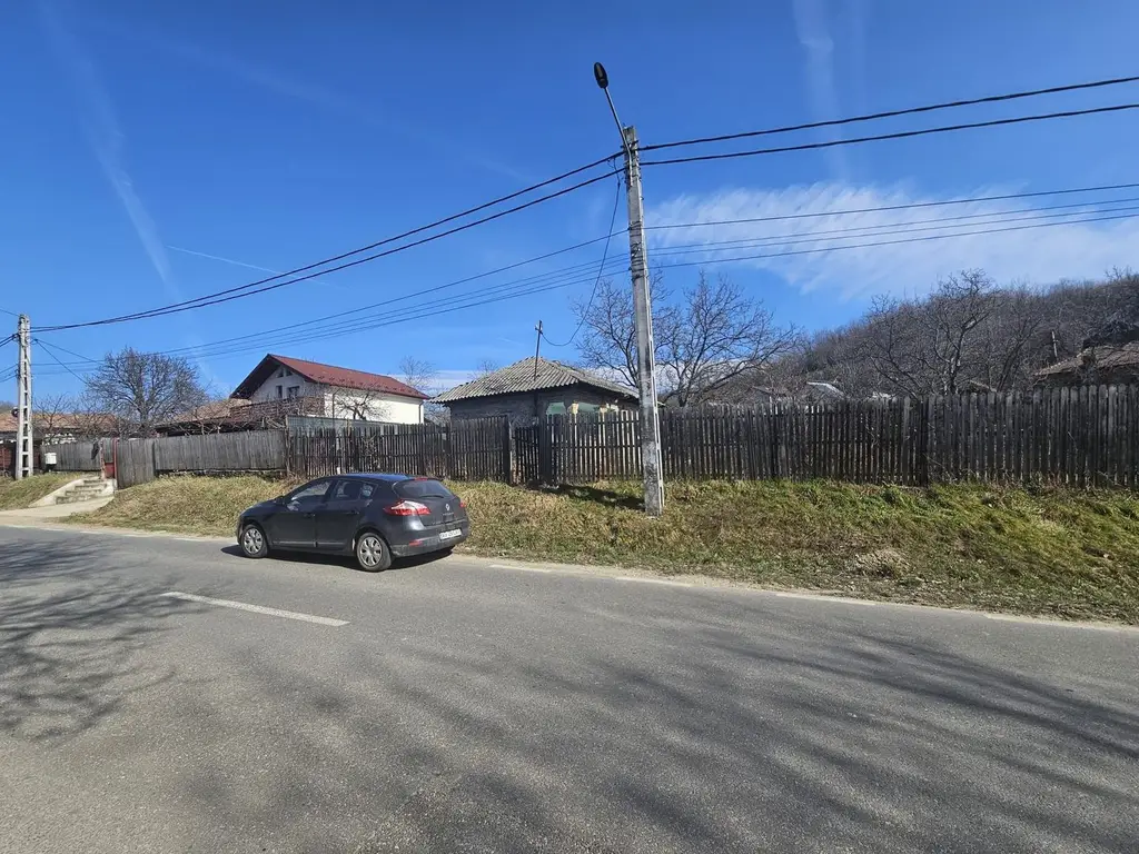 Teren 690 mp, deschidere 50 m, utilități – 1 km Primăria Ștefănești