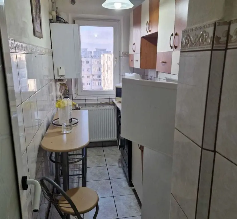 Apartament Constanta 2 camere etaj 4/4, centrala pe gaz