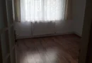 Vând apartament 3 camere , micro 17, destinație spțiu comercial