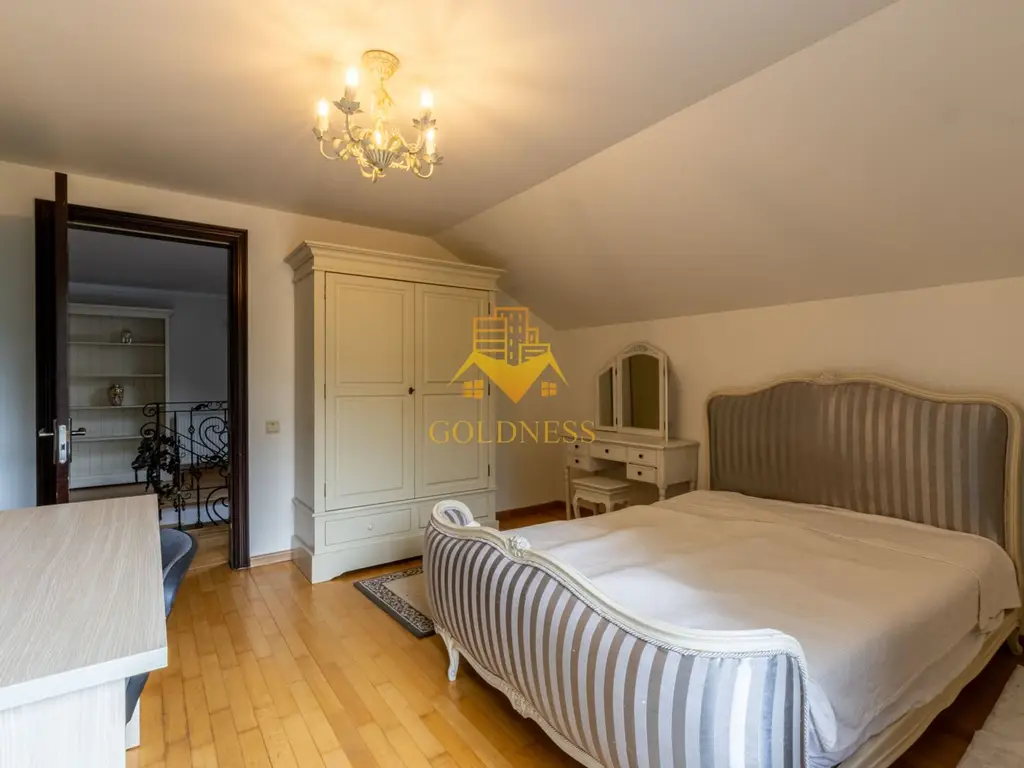 Casa individuala, 5 camere, dressing,garaj, 1000 mp gradina, Borhanci
