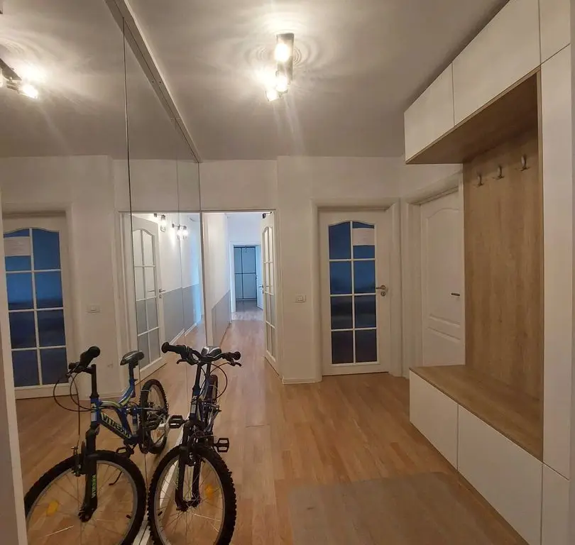 Apartament 4 camere Ion Mihalache, Piata 1 Mai, Domenii, Turda