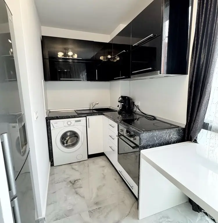 BRASADAS închiriază ap 2 cam etaj 2 50mp UNIRII tip Studio.