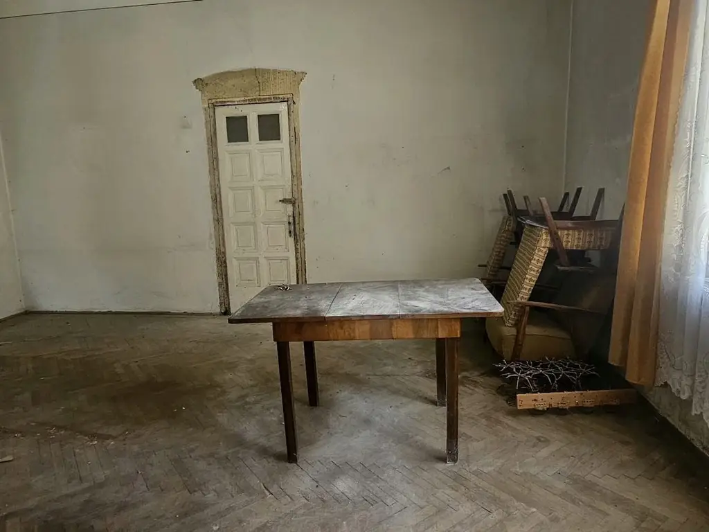 Casa de vanzare – Zona Centru, Strada Garii – 65.000€