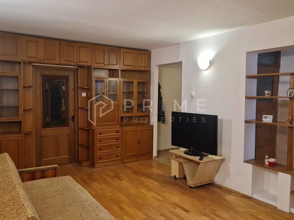 Apartament 3 camere – proaspăt renovat – zona 7 Noiembrie