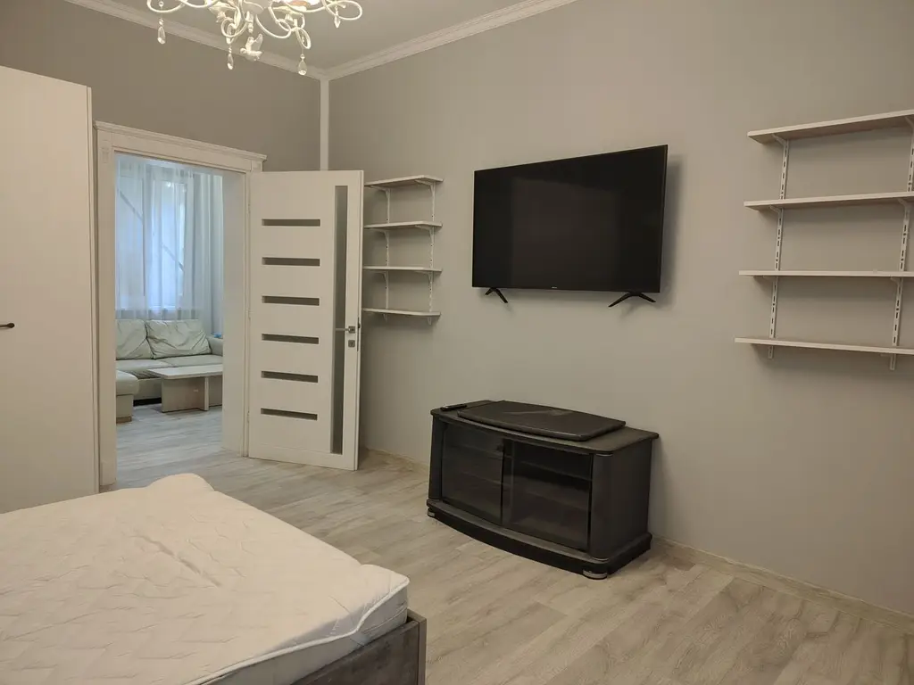 Apartament 3 camere la casa ,ultracentral, 550 E neg. Comision 50%