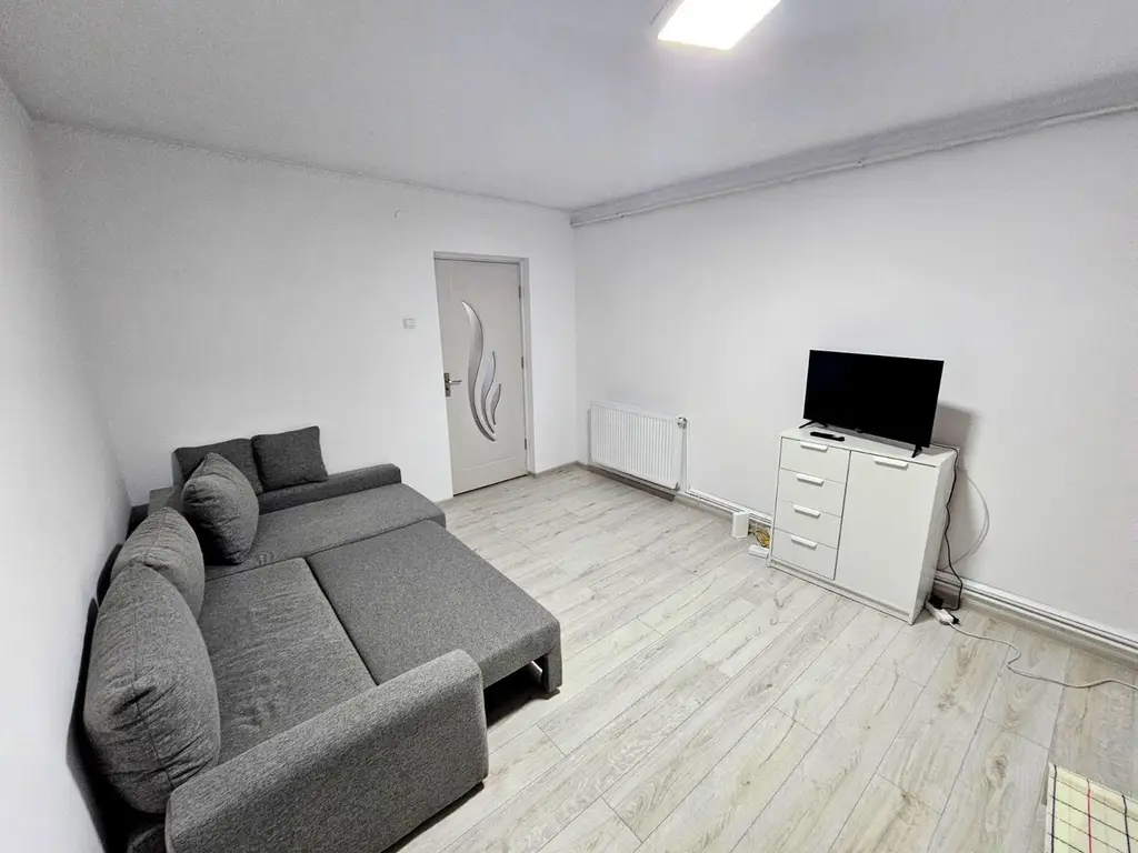 De vanzare apartament cu o camera, zona Reno - Doja, parter, 46.500 euro