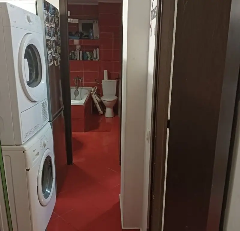 Vand apartament 2 camere decomandat