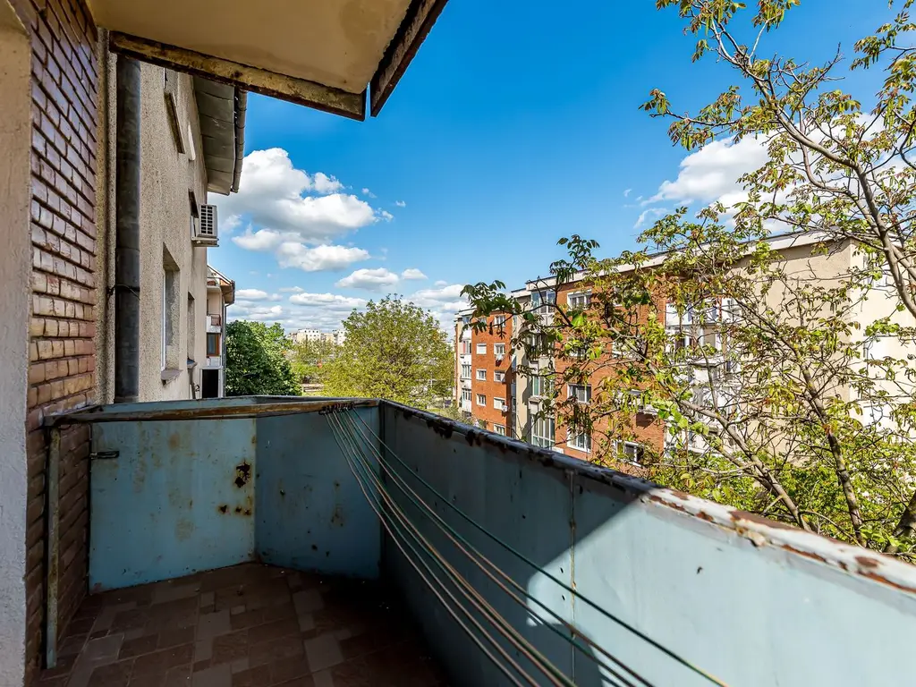 REZERVAT!! Apartament 3 camere Micalaca 300. Vedere superbă