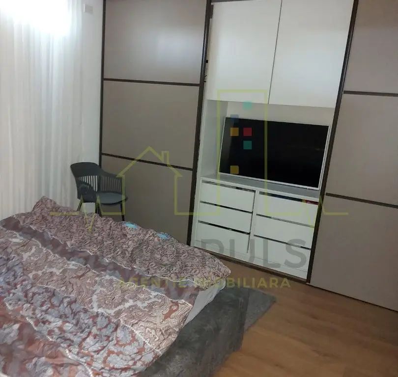 Apartament pe 3 nivele. Terasa 30 mp. 2 Balcoane. 2 Bai. Gradina